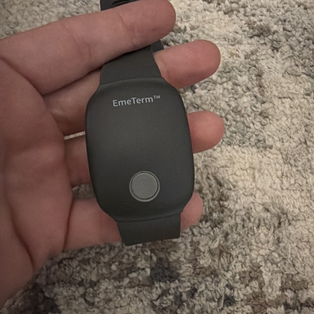 EmeTerm Explore Anti-Nausea Wristband Sickness Vomit Relief Black (No Charger)